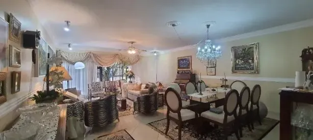 Casa com 5 Quartos para alugar, 350m² no Centro, Taubaté