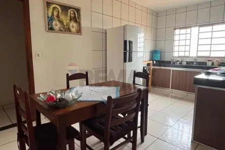 Casa com 4 Quartos à venda, 129m² no Nova Floresta, Patos de Minas