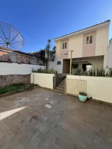 Sobrado com 3 Quartos para alugar, 76m² no Zona 03, Maringá