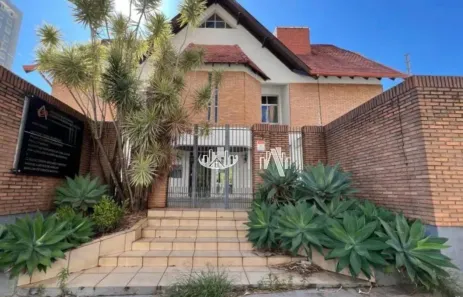 Casa com 1 Quarto para alugar, 375m² no Vila Fujita, Londrina