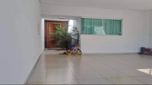 Sobrado com 3 Quartos à venda, 178m² no Jardim Higienópolis, Maringá