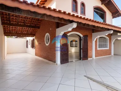 Casa com 3 Quartos para alugar, 194m² no Jardim Ribamar, Peruíbe