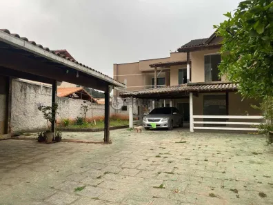 Casa com 4 Quartos à venda, 263m² no Albuquerque, Teresópolis
