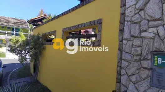 Casa de Condomínio com 4 Quartos para alugar, 285m² no Taquara, Rio de Janeiro