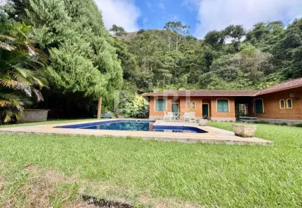 Casa de Condomínio com 4 Quartos à venda, 250m² no Araras, Petrópolis