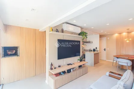Apartamento com 2 Quartos à venda, 69m² no Passo da Areia, Porto Alegre