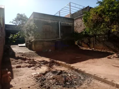 Casa com 2 Quartos à venda, 150m² no Parque Xangri-Lá, Contagem
