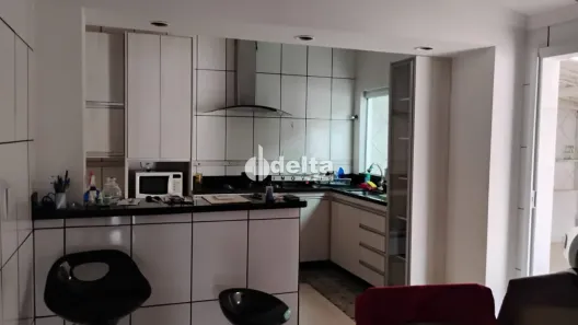 Casa com 2 Quartos à venda, 256m² no Granada, Uberlândia