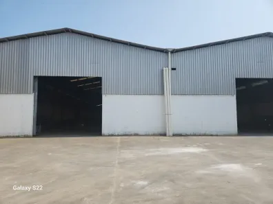 Galpão/Depósito/Armazém com 3 Quartos para venda ou aluguel, 2900m² no Sol e Mar, Macaé