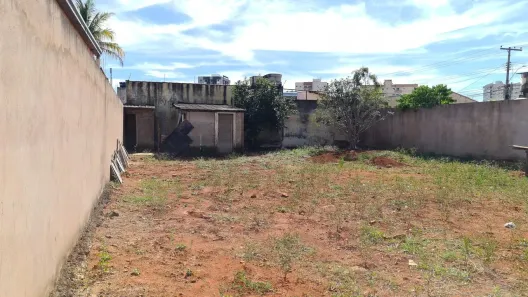 Lote/Terreno à venda, 399m² no Saraiva, Uberlândia