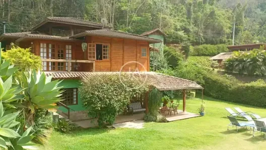 Casa com 3 Quartos à venda, 262m² no Pedro do Rio, Petrópolis