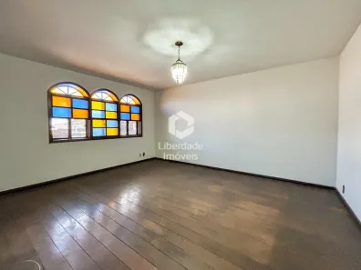 Casa com 4 Quartos à venda, 200m² no Caiçara-Adelaide, Belo Horizonte