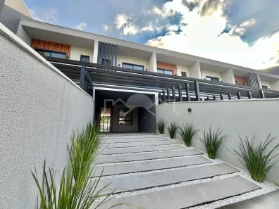 Casa com 3 Quartos à venda, 111m² no São Marcos, Joinville