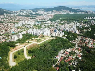 Lote/Terreno à venda, 490m² no Itacorubi, Florianópolis