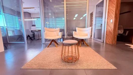 Sala Comercial para alugar, 106m² no Green Valley Alphaville, Barueri