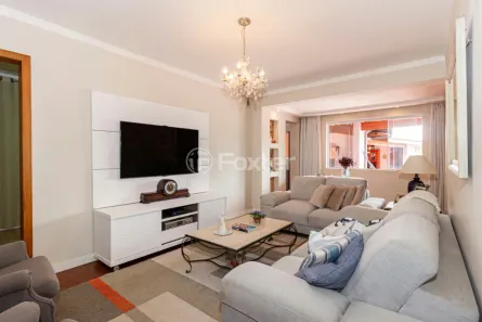 Casa com 5 Quartos à venda, 370m² no Vila Iório, São Paulo
