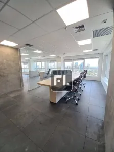 Sala Comercial para alugar, 376m² no Dezoito do Forte Empresarial/Alphaville., Barueri