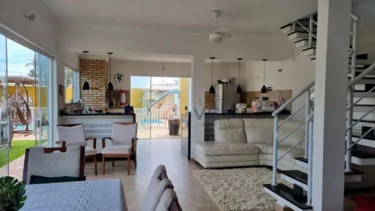 Sobrado com 3 Quartos para venda ou aluguel, 200m² no Belmira Novaes, Peruíbe