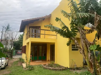 Casa com 2 Quartos para alugar, 180m² no Rio Tavares, Florianópolis