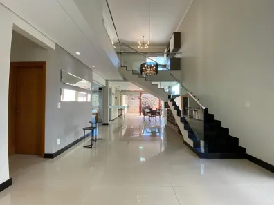 Casa de Condomínio com 4 Quartos para alugar, 260m² no Aclimação, Uberlândia