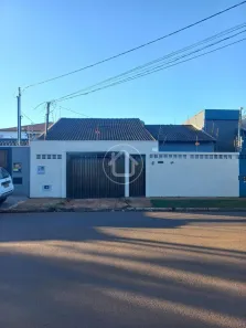 Casa com 2 Quartos à venda, 94m² no Jardim São Lourenço, Campo Grande