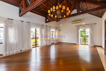 Casa com 5 Quartos para alugar, 508m² no Portão, Curitiba