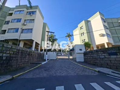 Apartamento com 2 Quartos para alugar, 70m² no Pantanal, Florianópolis