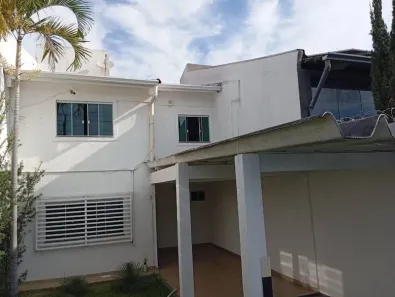 Sobrado com 4 Quartos à venda, 220m² no Setor Bueno, Goiânia