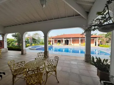 Casa de Condomínio com 4 Quartos à venda, 1200m² no Parque Primavera, Carapicuíba