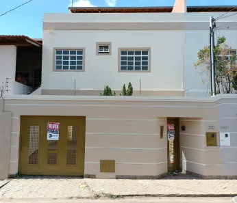 Casa com 3 Quartos para alugar, 140m² no Vila Guilhermina, Montes Claros