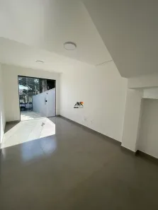 Casa com 2 Quartos para alugar, 67m² no Santa Mônica, Belo Horizonte