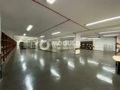 Sala Comercial para alugar, 1500m² no Nossa Senhora Aparecida, Uberlândia