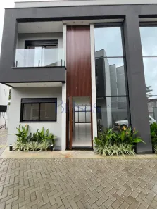 Sobrado com 4 Quartos à venda, 150m² no Boiçucanga, São Sebastião