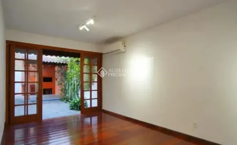 Apartamento com 3 Quartos para alugar, 220m² no Petrópolis, Porto Alegre