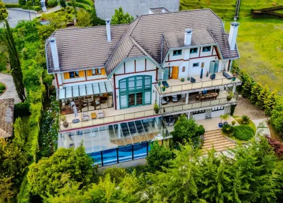 Casa de Condomínio com 7 Quartos à venda, 2708m² no Capivari, Campos do Jordão