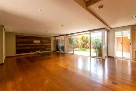 Casa de Condomínio com 3 Quartos à venda, 545m² no Jardim Everest, São Paulo