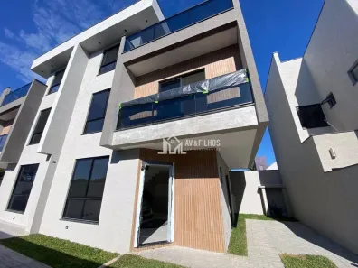 Sobrado com 3 Quartos à venda, 126m² no Uberaba, Curitiba