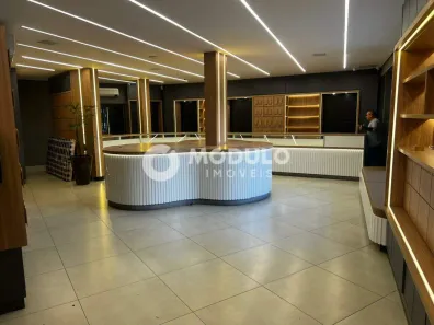 Ponto Comercial para alugar, 250m² no Saraiva, Uberlândia