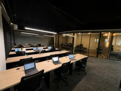 Sala Comercial para alugar, 40m² no Green Valley Alphaville, Barueri