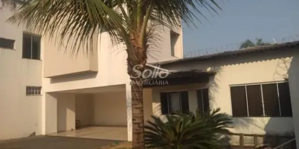 Sobrado com 3 Quartos à venda, 484m² no Santa Mônica, Uberlândia