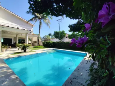Casa de Condomínio com 4 Quartos à venda, 423m² no Jardim Acapulco, Guarujá