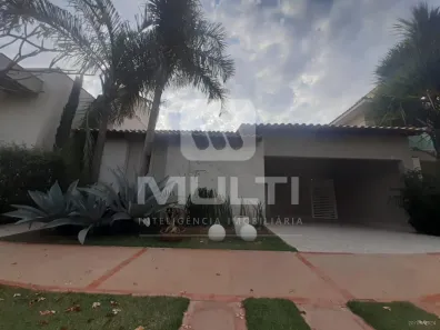 Casa de Condomínio com 3 Quartos para alugar, 180m² no Aclimação, Uberlândia