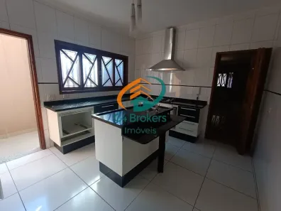 Sobrado com 3 Quartos à venda, 210m² no Jardim Vila Galvão, Guarulhos