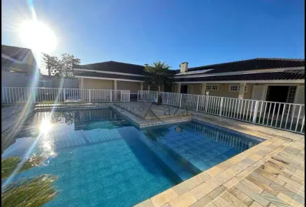 com 5 Quartos para alugar, 361m² no Jardim Altos de Santana II, Jacareí