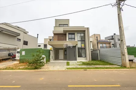 Casa com 2 Quartos à venda, 181m² no Santa Cândida, Curitiba