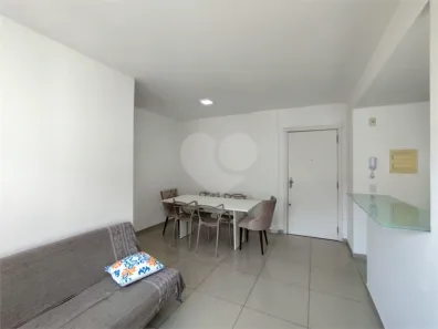Apartamento com 3 Quartos para alugar, 68m² no Vila Ipiranga, Porto Alegre