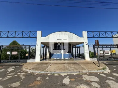 Apartamento com 3 Quartos para alugar, 13m² no Presidente Roosevelt, Uberlândia