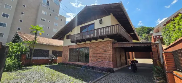 Imóvel Comercial com 6 Quartos para alugar, 400m² no Ponta Aguda, Blumenau