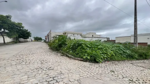 Lote/Terreno à venda, 425m² no Itararé, Campina Grande