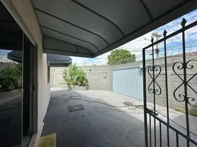 Casa com 2 Quartos à venda, 200m² no Vila Rezende, Goiânia